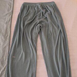 Alo yoga joggers